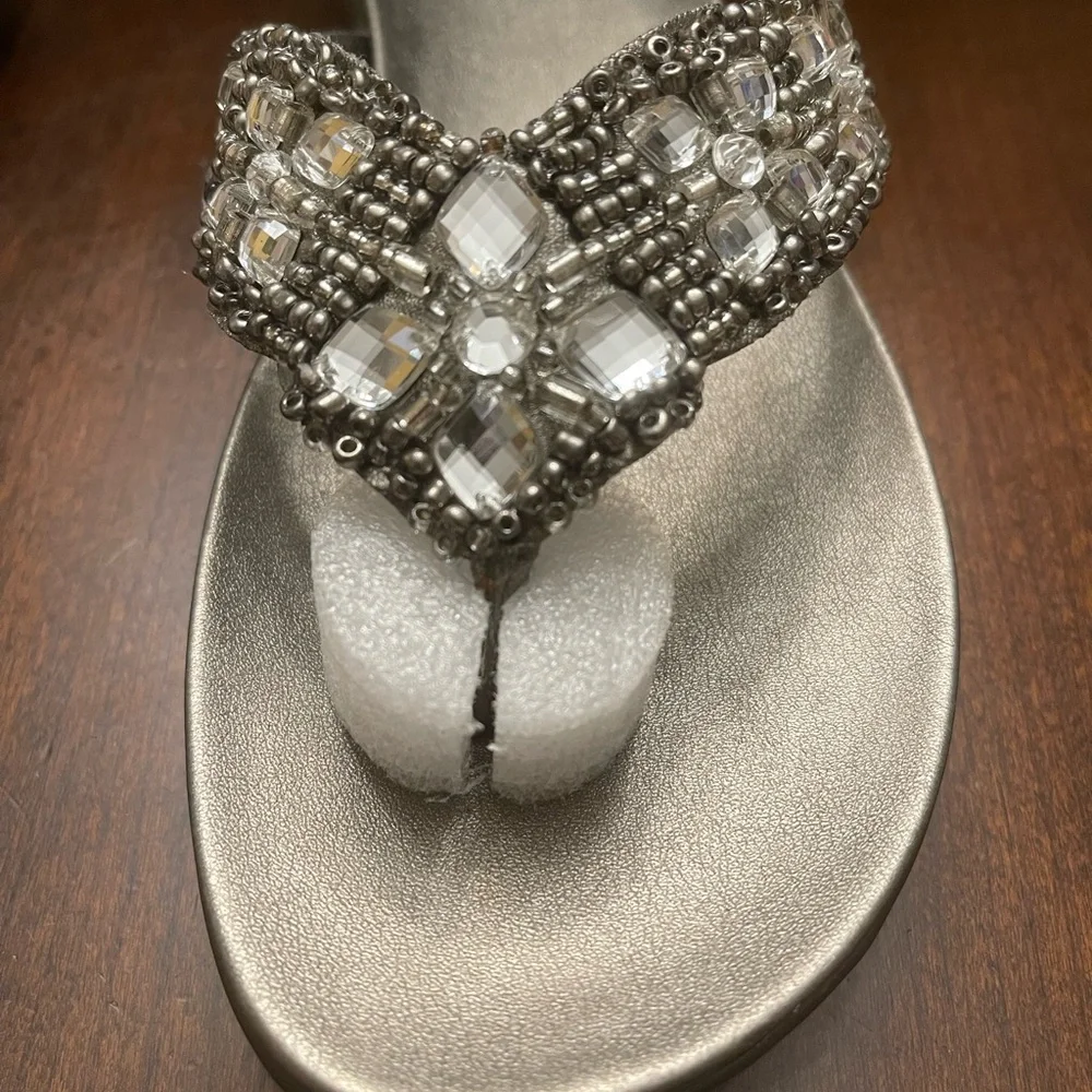 NWOT Kenneth Cole Reaction Women's Silver Sandals - Picture 6 of 9
